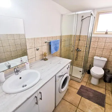 Flipflop Center * Larnaca