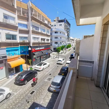 Flipflop Center Apartment Larnaca