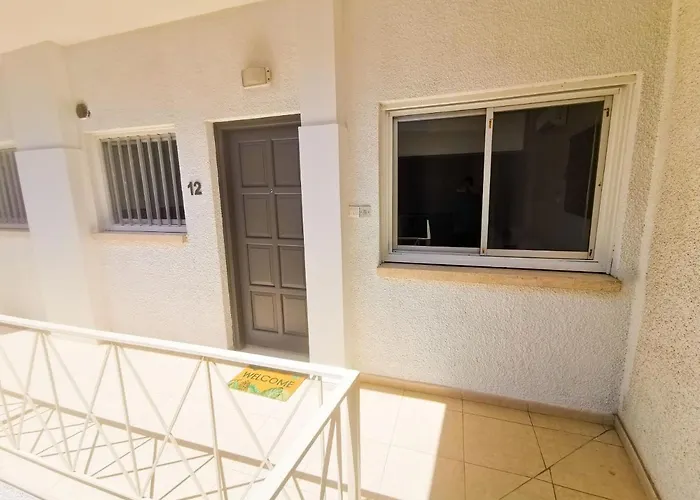 Flipflop Center Lägenhet Larnaca